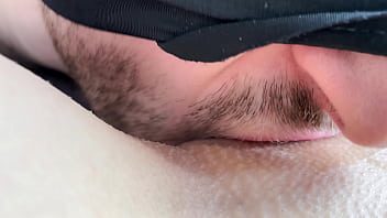 Pussy eating close up