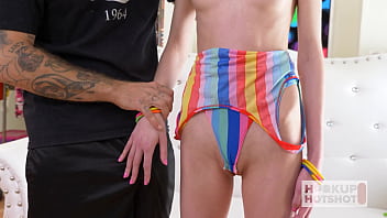 Blonde cutie mackenzie moss gives some raw love to a rough donger