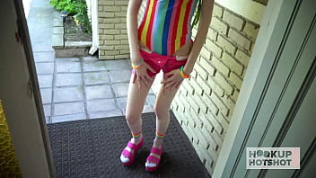 Blonde cutie mackenzie moss gives some raw love to a rough donger