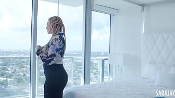 Finger fucking twerking & teasing sara jay plays with herself