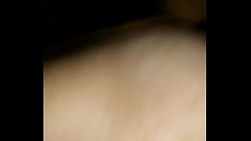 Casada sentando no marido