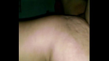 Casada sentando no marido