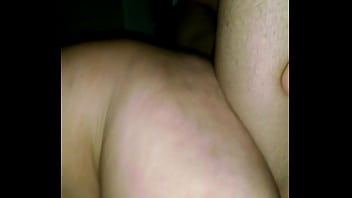 Casada sentando no marido