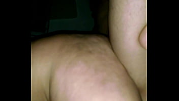 Casada sentando no marido