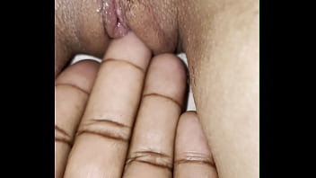 Bucetinha apertada melada