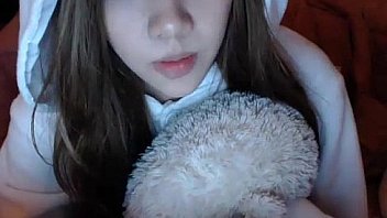 Nude Amateur Girl On Webcam thumbnail