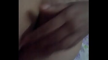 Gatinha filma a masturbação