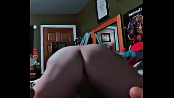 Goth girl twerks in slow mo