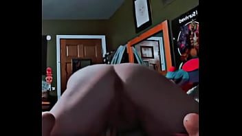 Goth girl twerks in slow mo