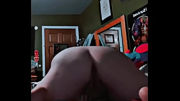 Goth girl twerks in slow mo