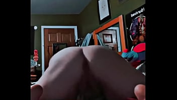 Goth girl twerks in slow mo