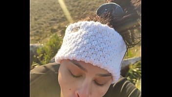 Tomando café e ganhando uma mamada deliciosa