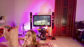 Had to stop playing a video game becaus slutty baby girl wanted to stretch her asshole