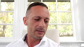 Round tits babe natasha starr is apliying an slutty oral test Round tits babe natasha starr is apliying an slutty oral test