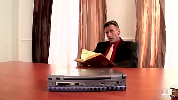 Female bookworm's fetish encounter