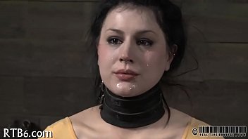 Upside down babe gives oral job