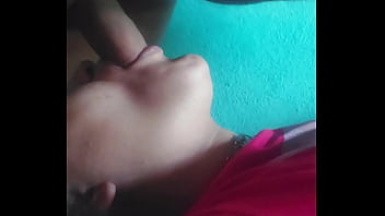 Uff no logre meter su enorme polla en mi garganta sale mal sexo oral