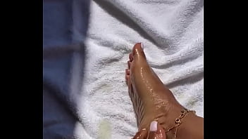 #feet #footfetish #nsfw #nsfwtwt #ebony #kink #discord #pedicure #sunday #telegram #sizekink #homemade