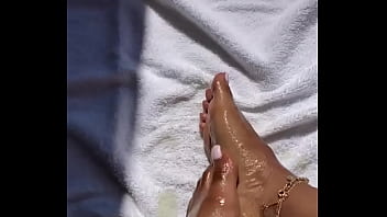 #feet #footfetish #nsfw #nsfwtwt #ebony #kink #discord #pedicure #sunday #telegram #sizekink #homemade