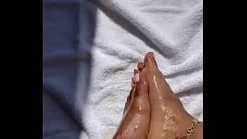 #feet #footfetish #nsfw #nsfwtwt #ebony #kink #discord #pedicure #sunday #telegram #sizekink #homemade