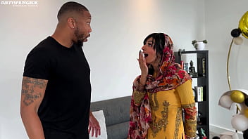 Bhabi aaliyah yasin celebrates with a big black cock