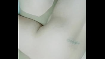 Bien mojadita mi vagina me vine 2 veces