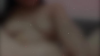 Safadinha ganhou um brinquedinho novo de um fã e foi usar pra ele ver