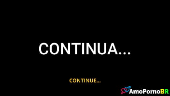 Meio irmão pauzudo vai tomar banho pra ela chupar pau dele