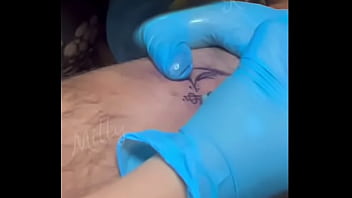 Me hicieron un oral después de hacer un tatuaje