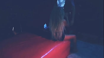 Fazendo sexo com 2 homens no palco do swing