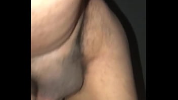 Dandole duro desde atras