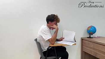 Student seduces her classmate and fucks him in class