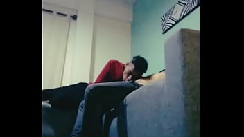 Comiendo Macho Peludo En El Sofá thumbnail