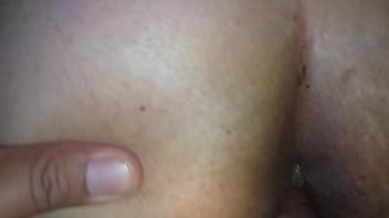 A ella le gusta por atras