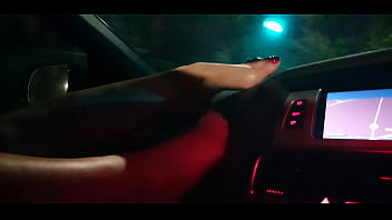 Girl shows pretty feet while driving with bbc