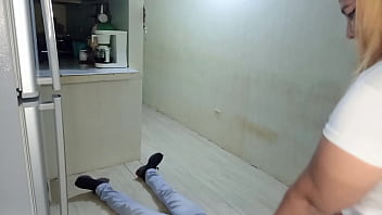 Gina coje a un ladron que intentaba robar en su casa