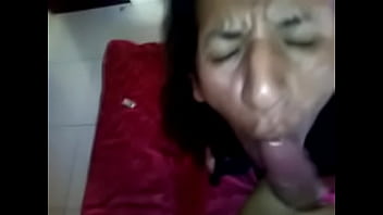 Pasi Recibiendo Su Leche Fresca thumbnail