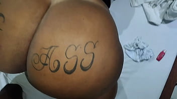 Fiz dupla penetração nessa bbw gostosa e enchi o cu dela de leite