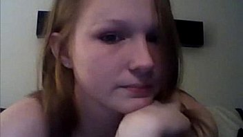 Hot girl gets naked nad gives boyfriend a blowjob on webcam