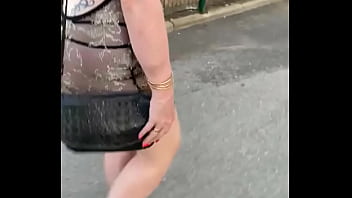 Mini robe transparente et talons