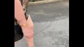 Mini robe transparente et talons