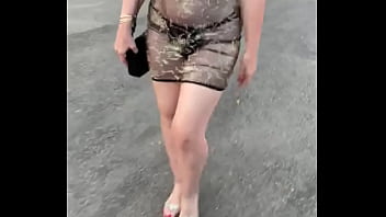 Mini robe transparente et talons