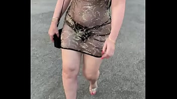 Mini robe transparente et talons