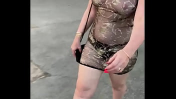 Mini robe transparente et talons