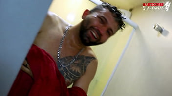 Agata levou um banho de porra depois da cena