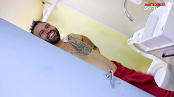 Agata levou um banho de porra depois da cena