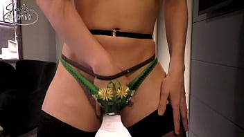 Seduced by your girlfriend's best friend joishe told you to meet her in a