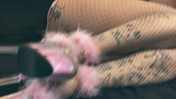 These tied feet will make you excited