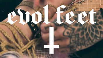 These tied feet will make you excited