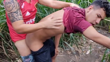 Machos Comendo Cu E Dando Rolada thumbnail